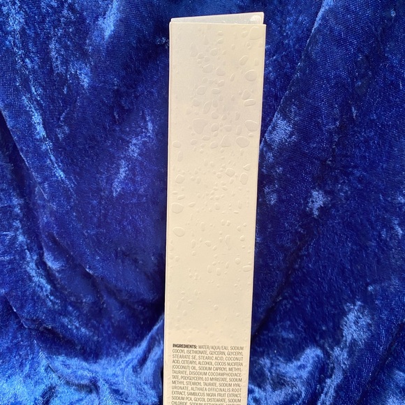 Peter Thomas Roth Water Drench Cleanser - Picture 3 of 5